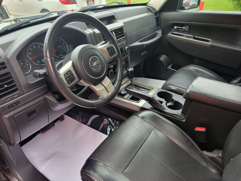 2012 Jeep Liberty Image 13