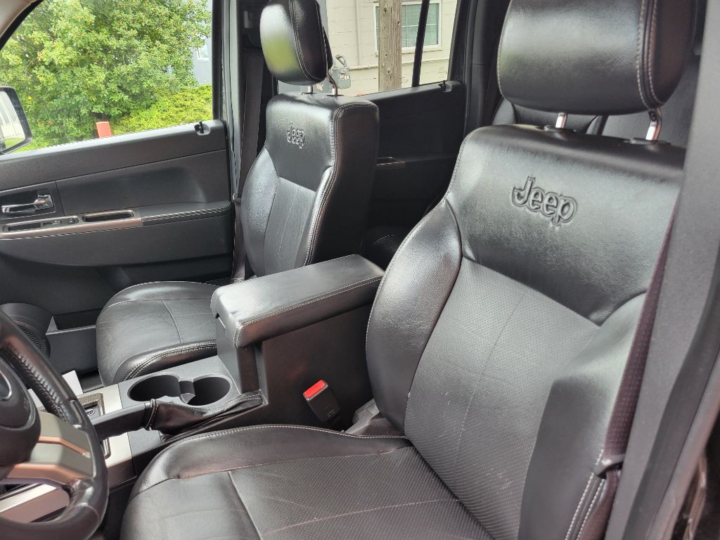 2012 Jeep Liberty Image 14