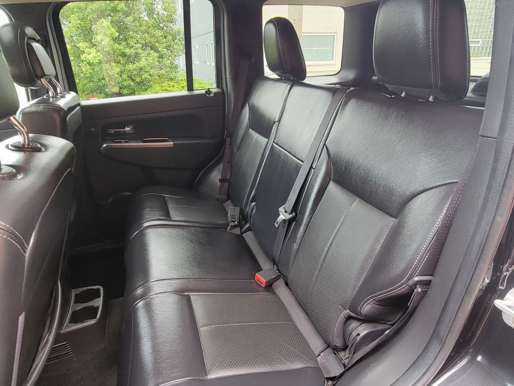 2012 Jeep Liberty Image 16