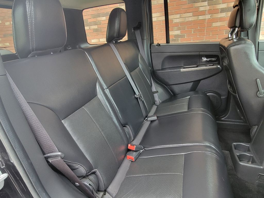 2012 Jeep Liberty Image 18