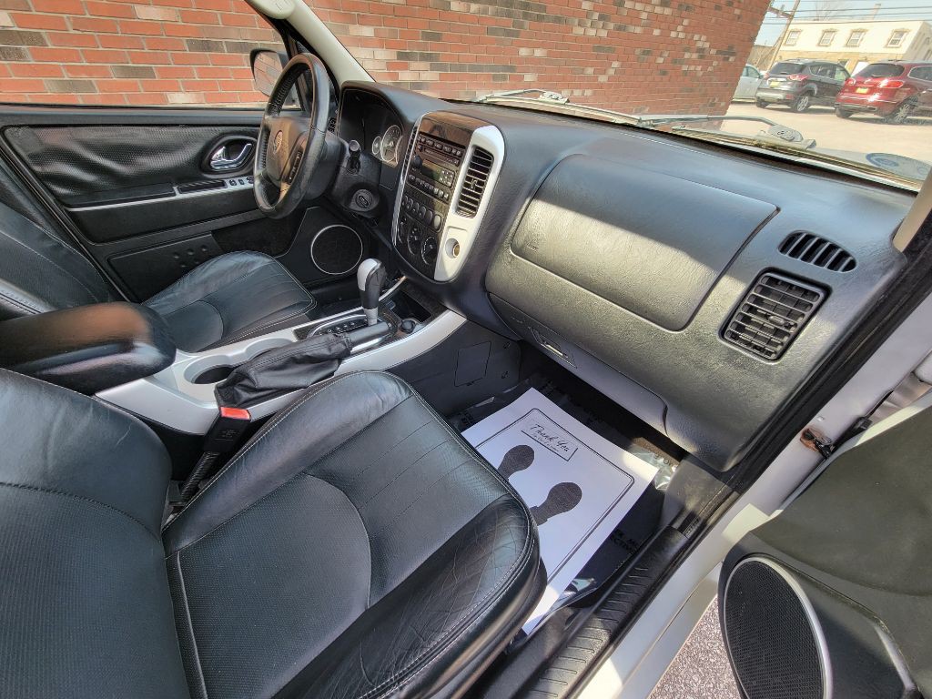 2005 Mercury Mariner Image 16