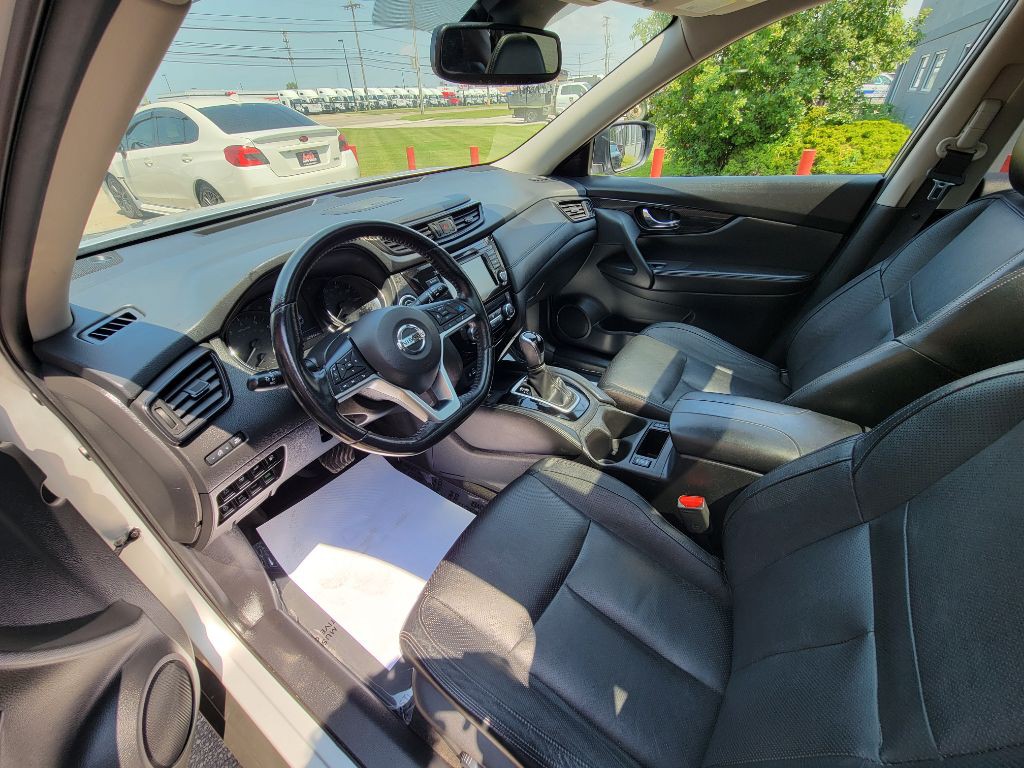 2018 Nissan Rogue Image 11