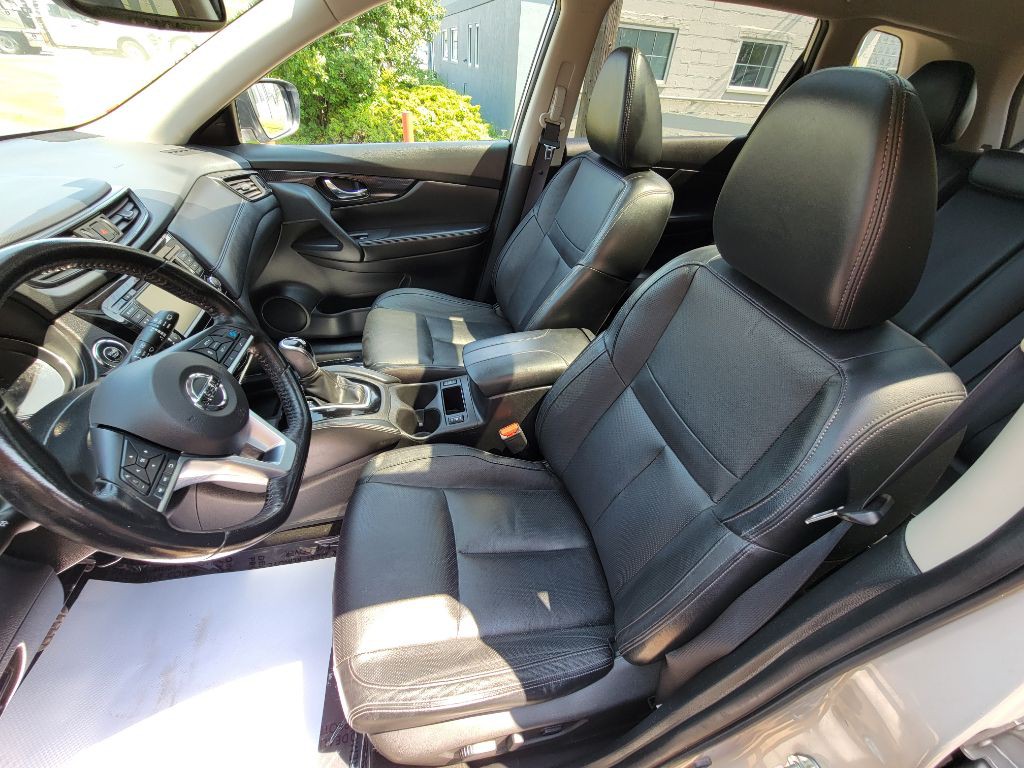 2018 Nissan Rogue Image 13