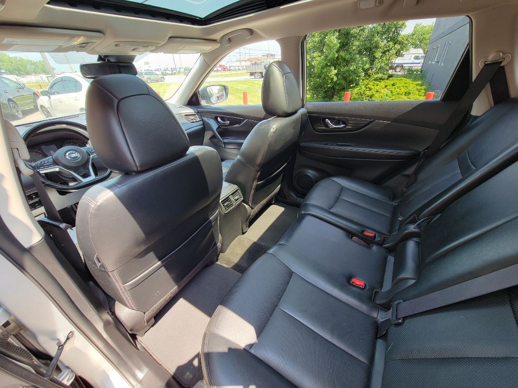 2018 Nissan Rogue Image 14