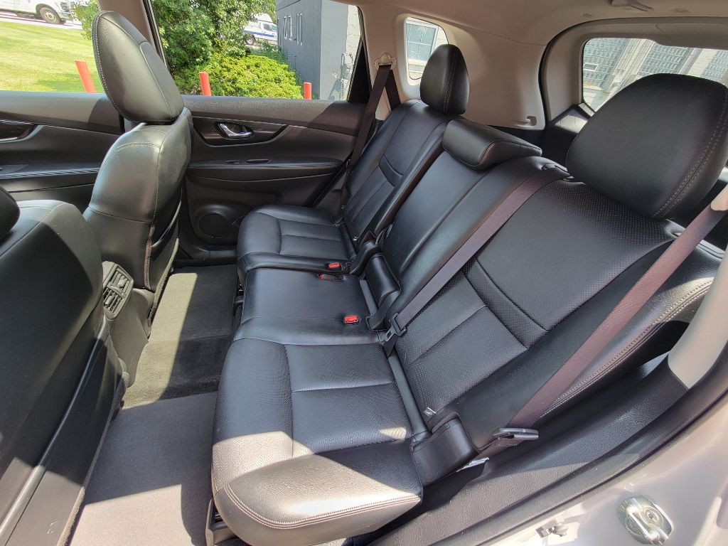2018 Nissan Rogue Image 15