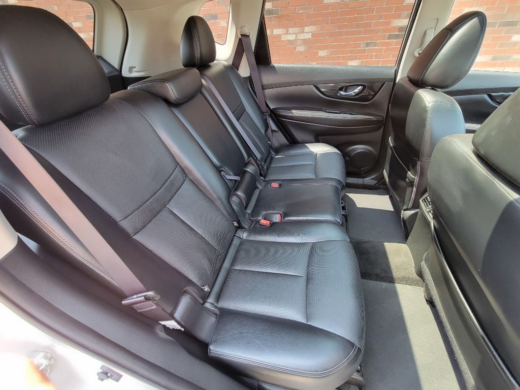 2018 Nissan Rogue Image 17