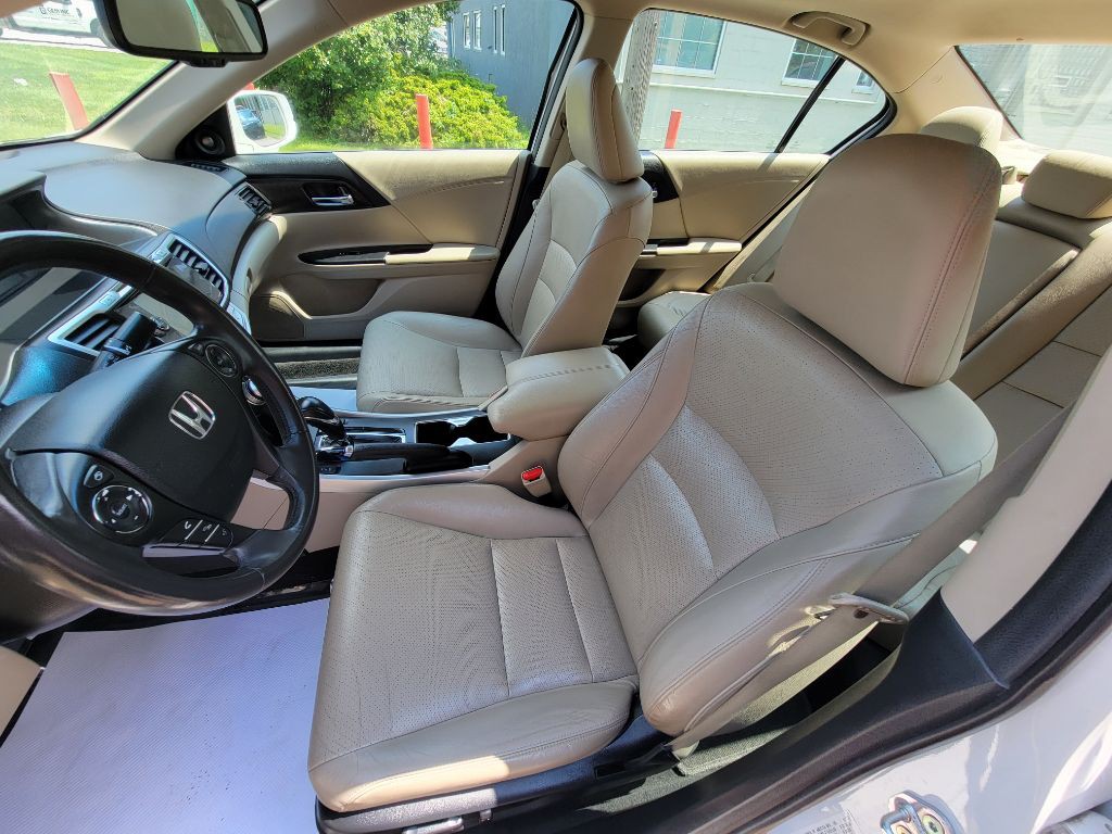 2013 Honda Accord Image 13