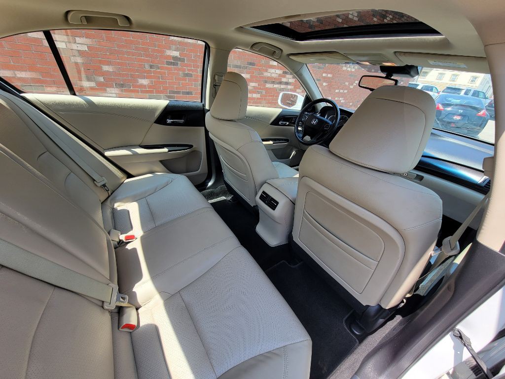 2013 Honda Accord Image 16