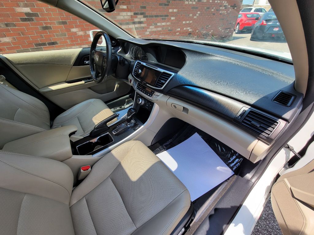 2013 Honda Accord Image 18