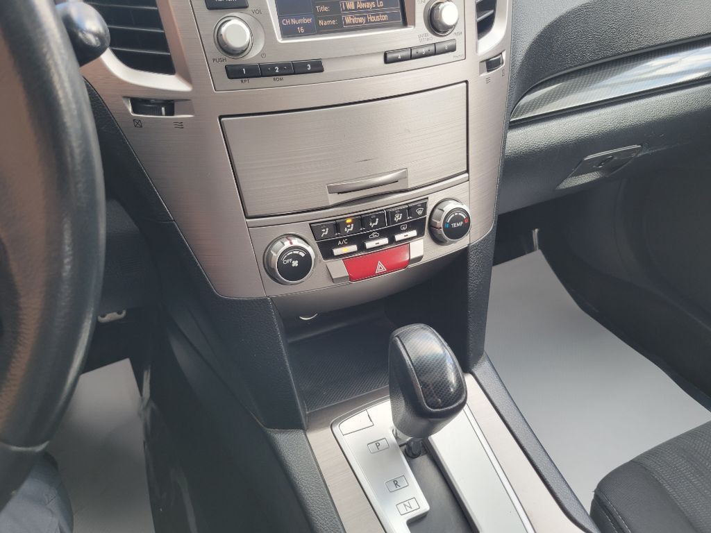 2014 Subaru Legacy Image 24