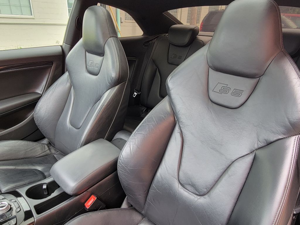 2009 Audi S5 Image 11