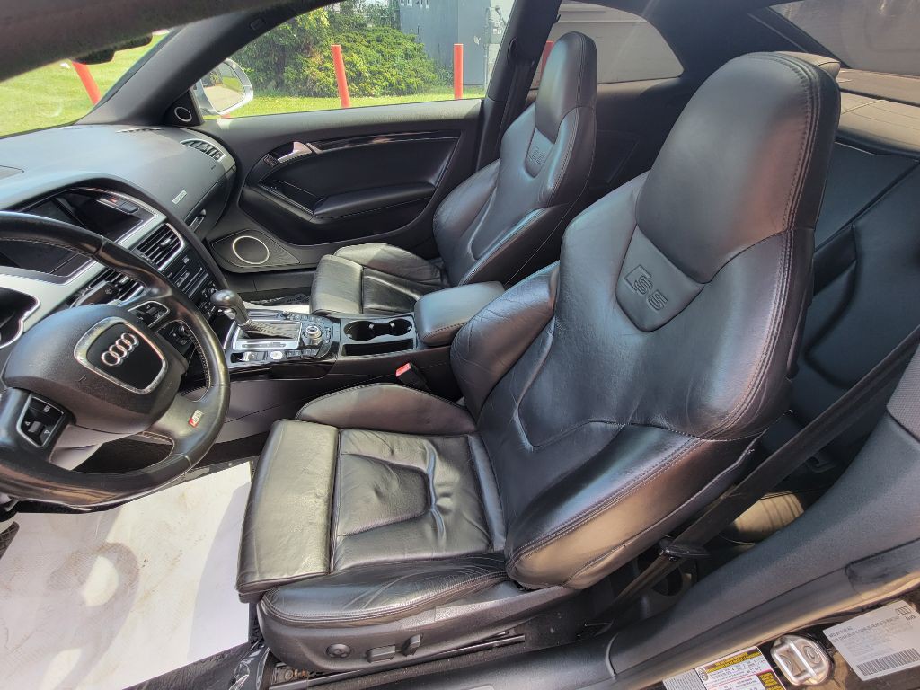 2009 Audi S5 Image 12