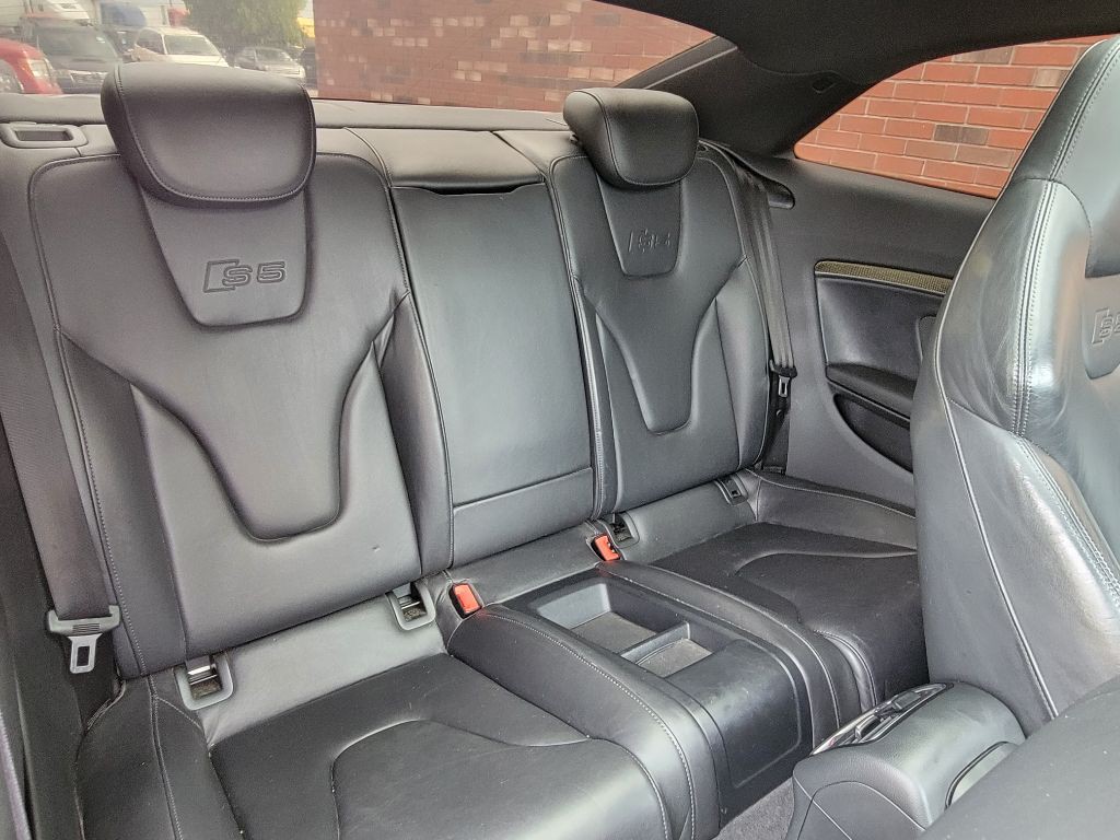 2009 Audi S5 Image 16