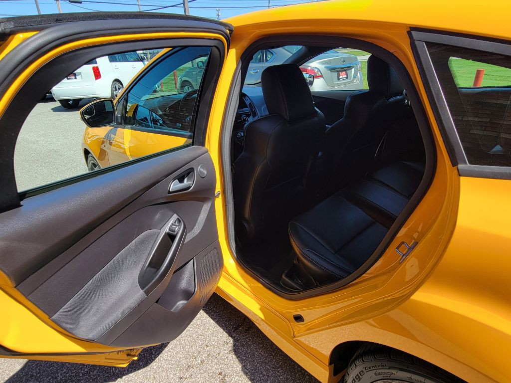 2014 Ford Focus Image 17