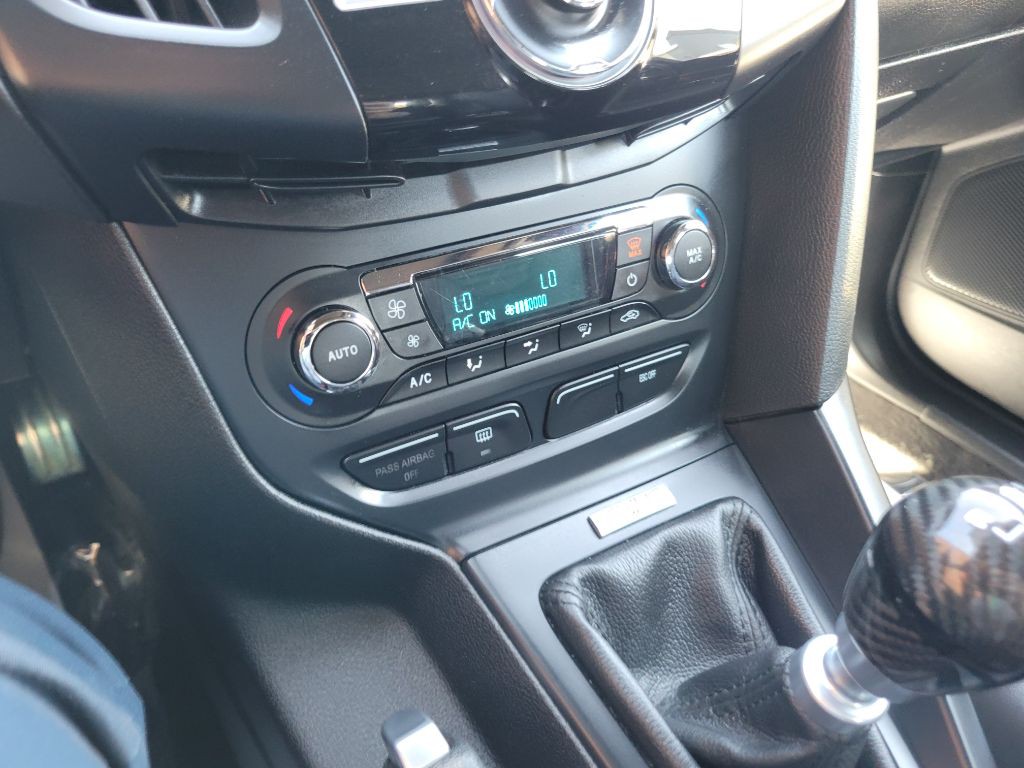 2014 Ford Focus Image 34