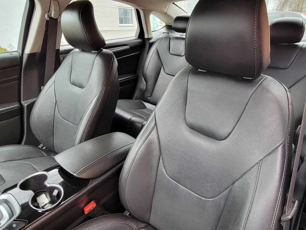 2016 Ford Fusion Image 11