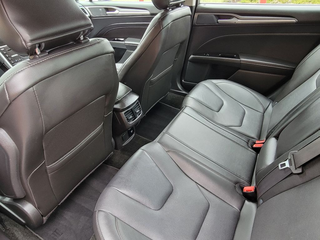 2016 Ford Fusion Image 12