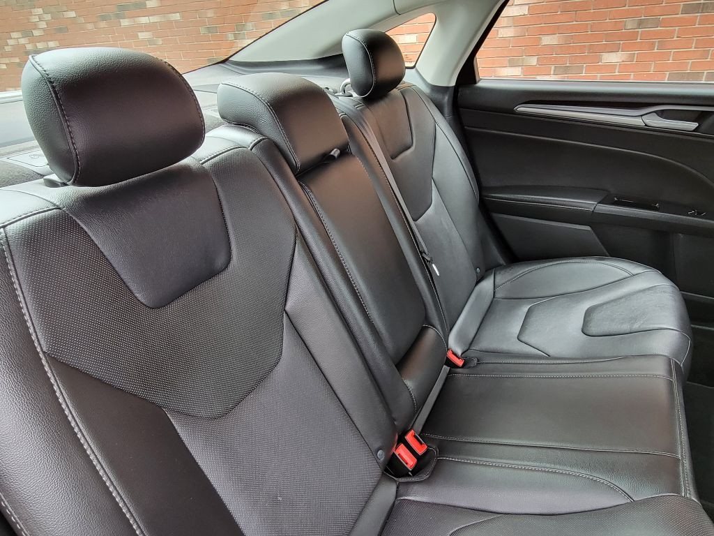 2016 Ford Fusion Image 15