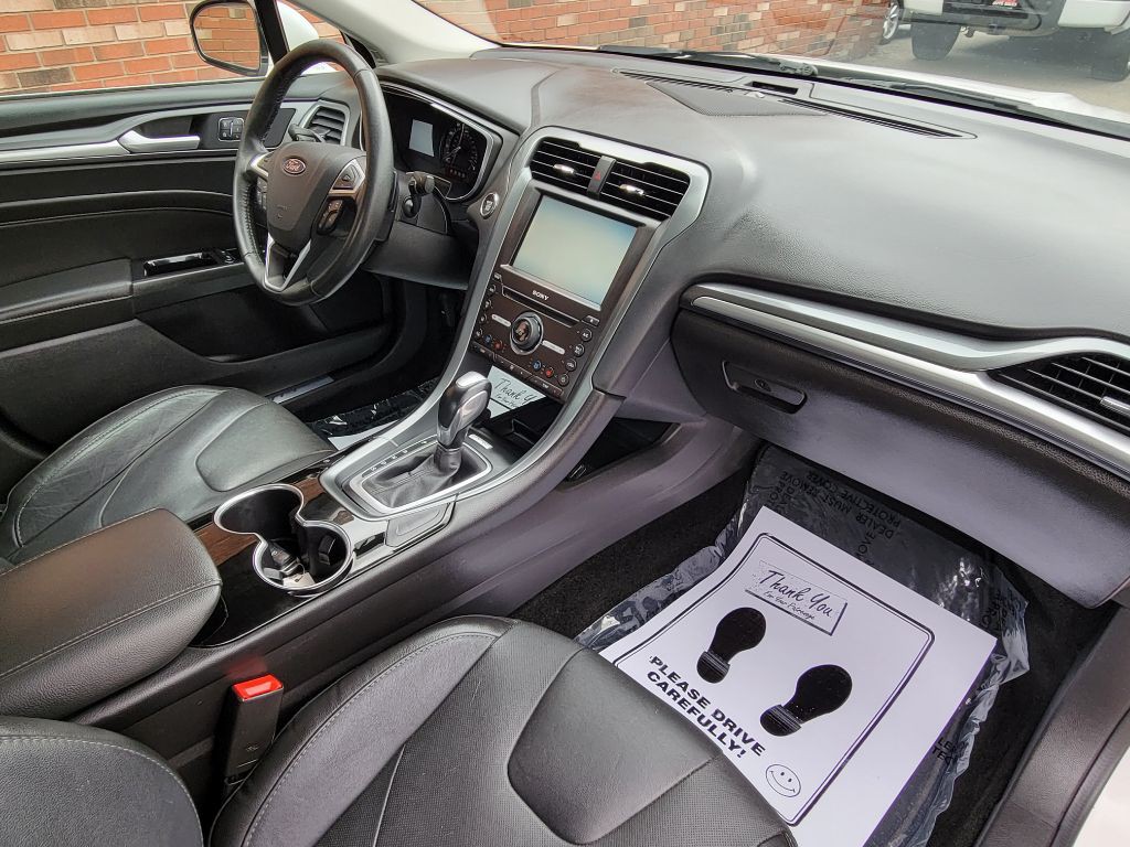 2016 Ford Fusion Image 16