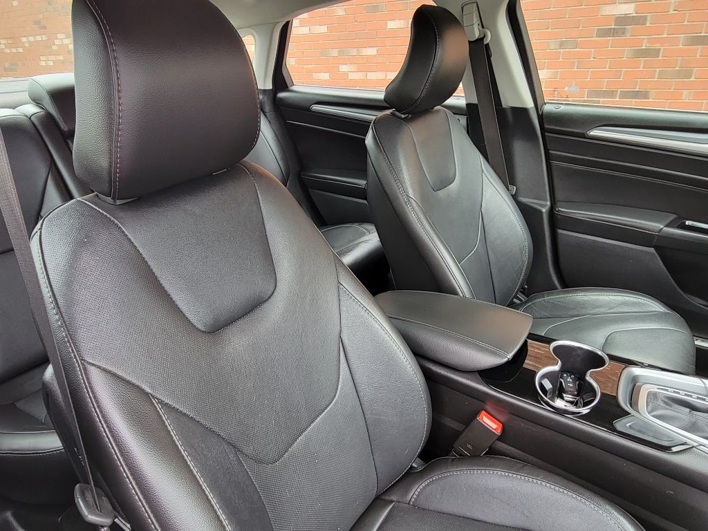 2016 Ford Fusion Image 17
