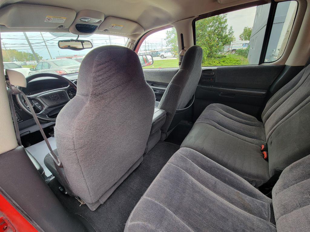 2004 Dodge Dakota Image 13