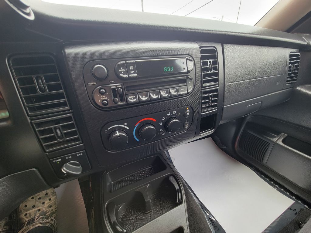 2004 Dodge Dakota Image 21