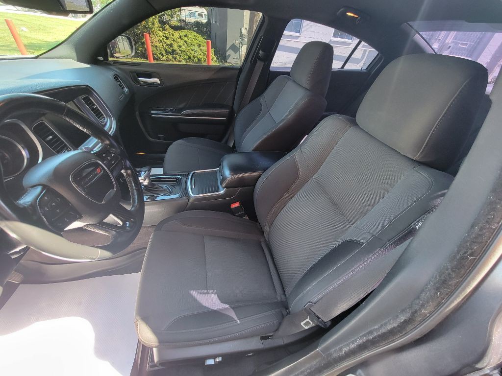 2016 Dodge Charger Image 9