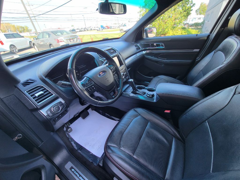 2016 Ford Explorer Image 11
