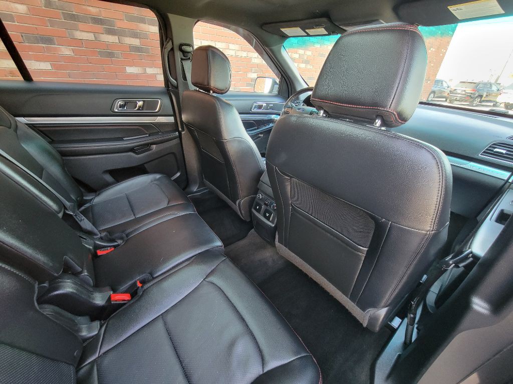 2016 Ford Explorer Image 18
