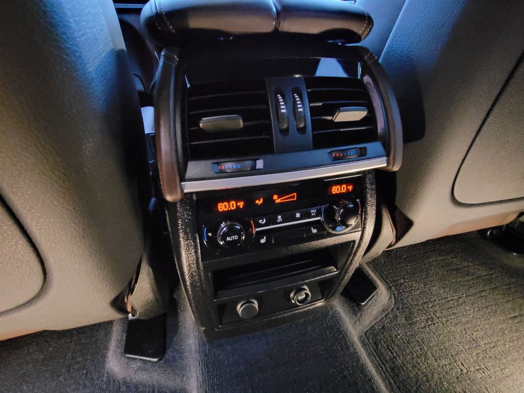 2015 BMW X5 Image 16