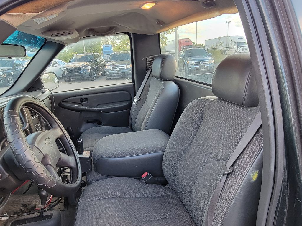 2003 Chevrolet Silverado 1500 Image 13