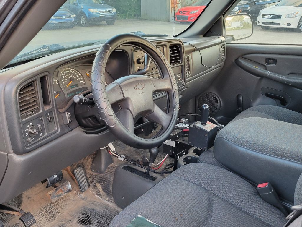 2003 Chevrolet Silverado 1500 Image 12