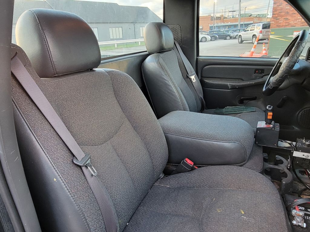 2003 Chevrolet Silverado 1500 Image 16