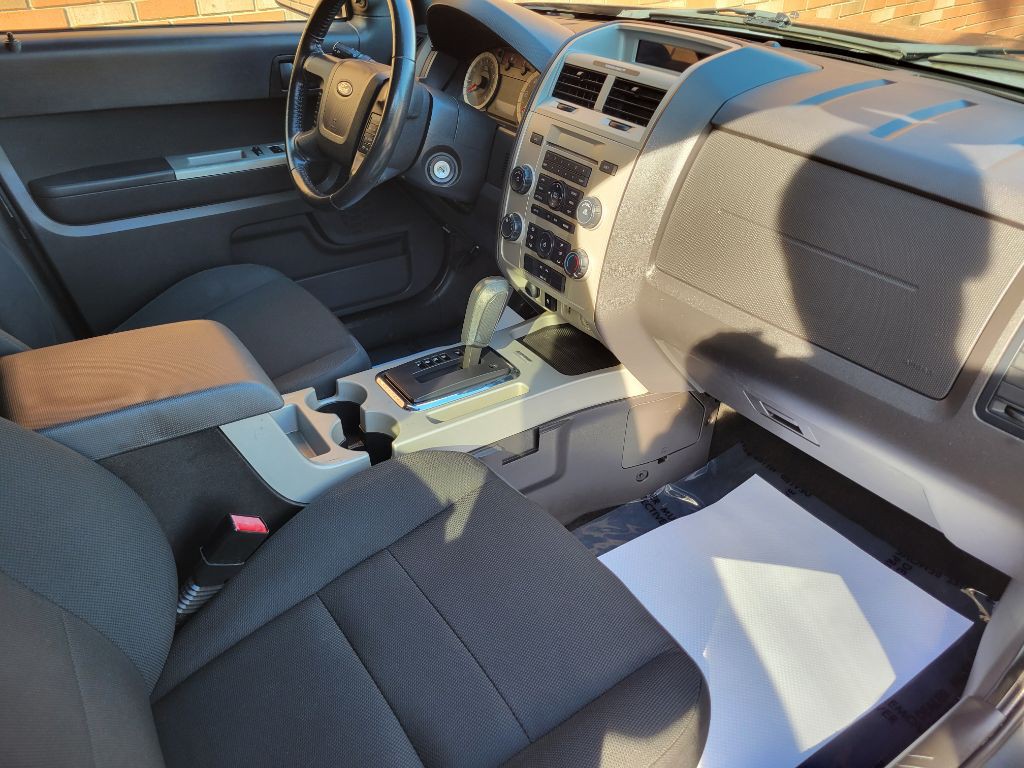 2009 Ford Escape Image 16