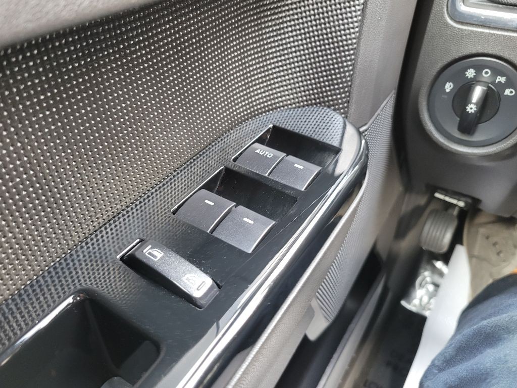 2011 Ford Escape Image 21
