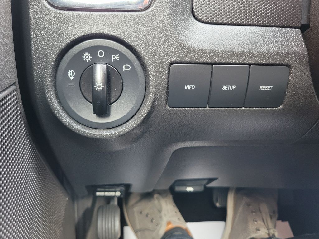2011 Ford Escape Image 22