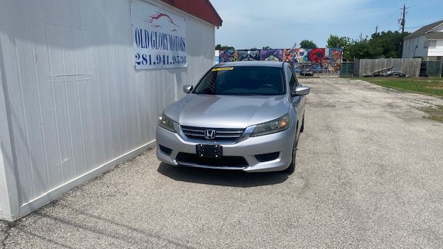 2013 Honda Accord Image 2