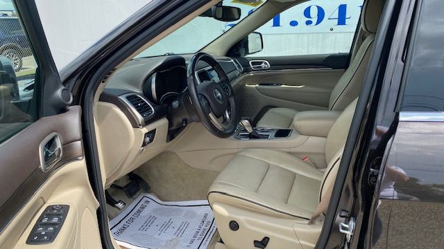 2017 Jeep Grand Cherokee Image 9