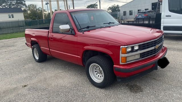 1988 Chevrolet C/K Image 3