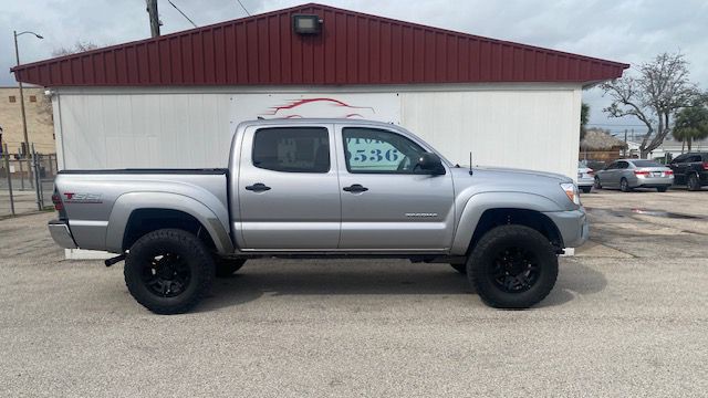 2015 Toyota Tacoma Image 3