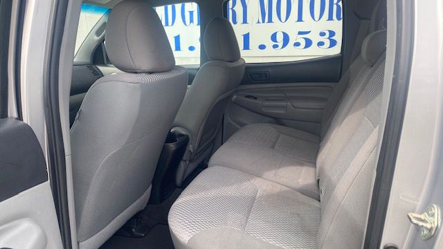 2015 Toyota Tacoma Image 10