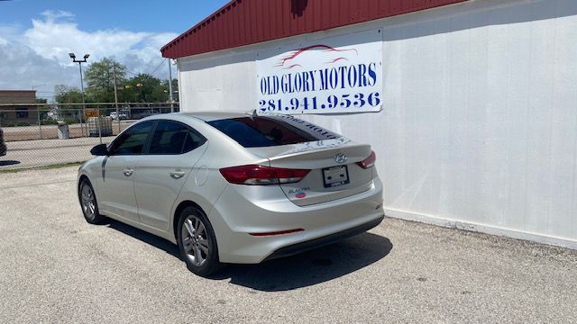 2017 Hyundai Elantra Image 6