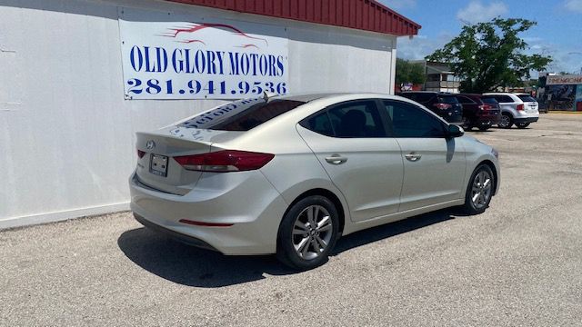 2017 Hyundai Elantra Image 7