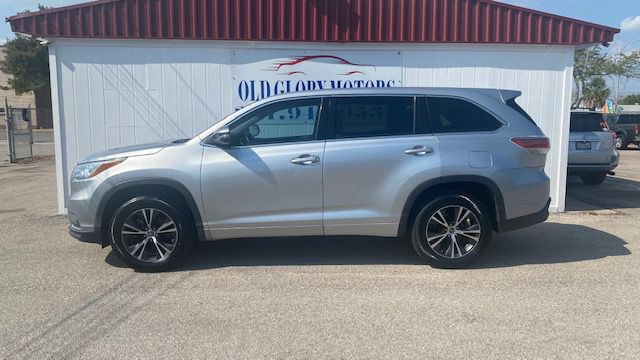 2016 Toyota Highlander Image 3
