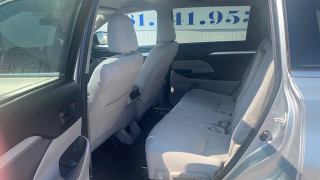2016 Toyota Highlander Image 8