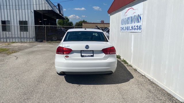 2012 Volkswagen Passat Image 6
