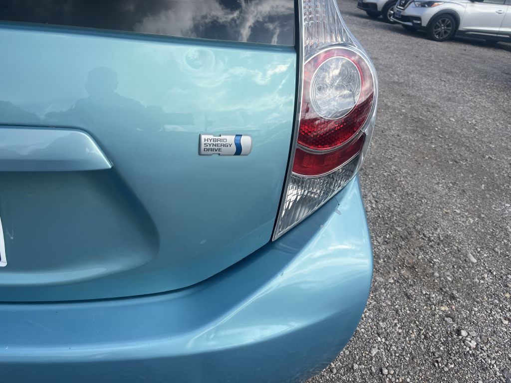 2014 Toyota Prius Image 10