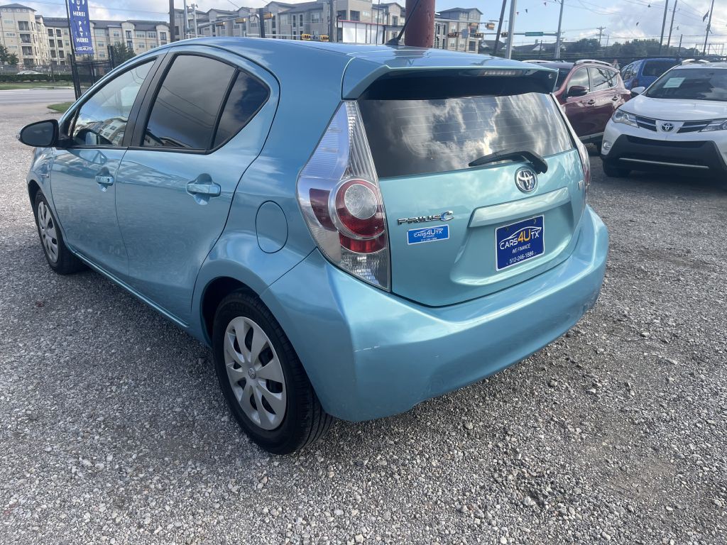 2014 Toyota Prius Image 12