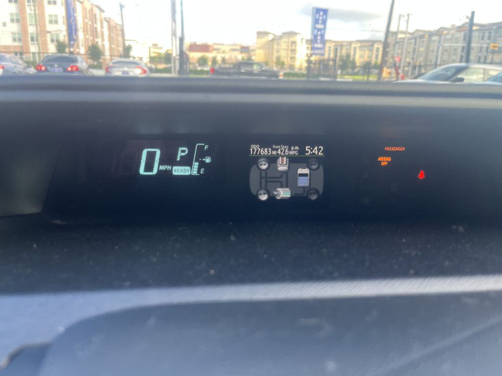2014 Toyota Prius Image 18