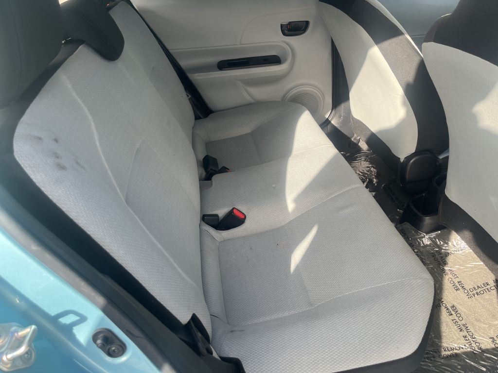 2014 Toyota Prius Image 24